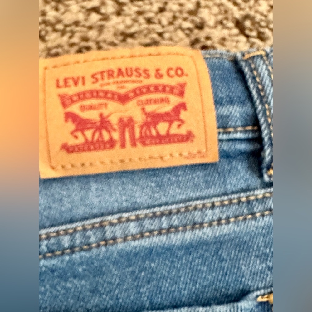 Levi's Girlfriend Shorty 5 Pocket Shorts youth size 10 - Picture 3 of 9